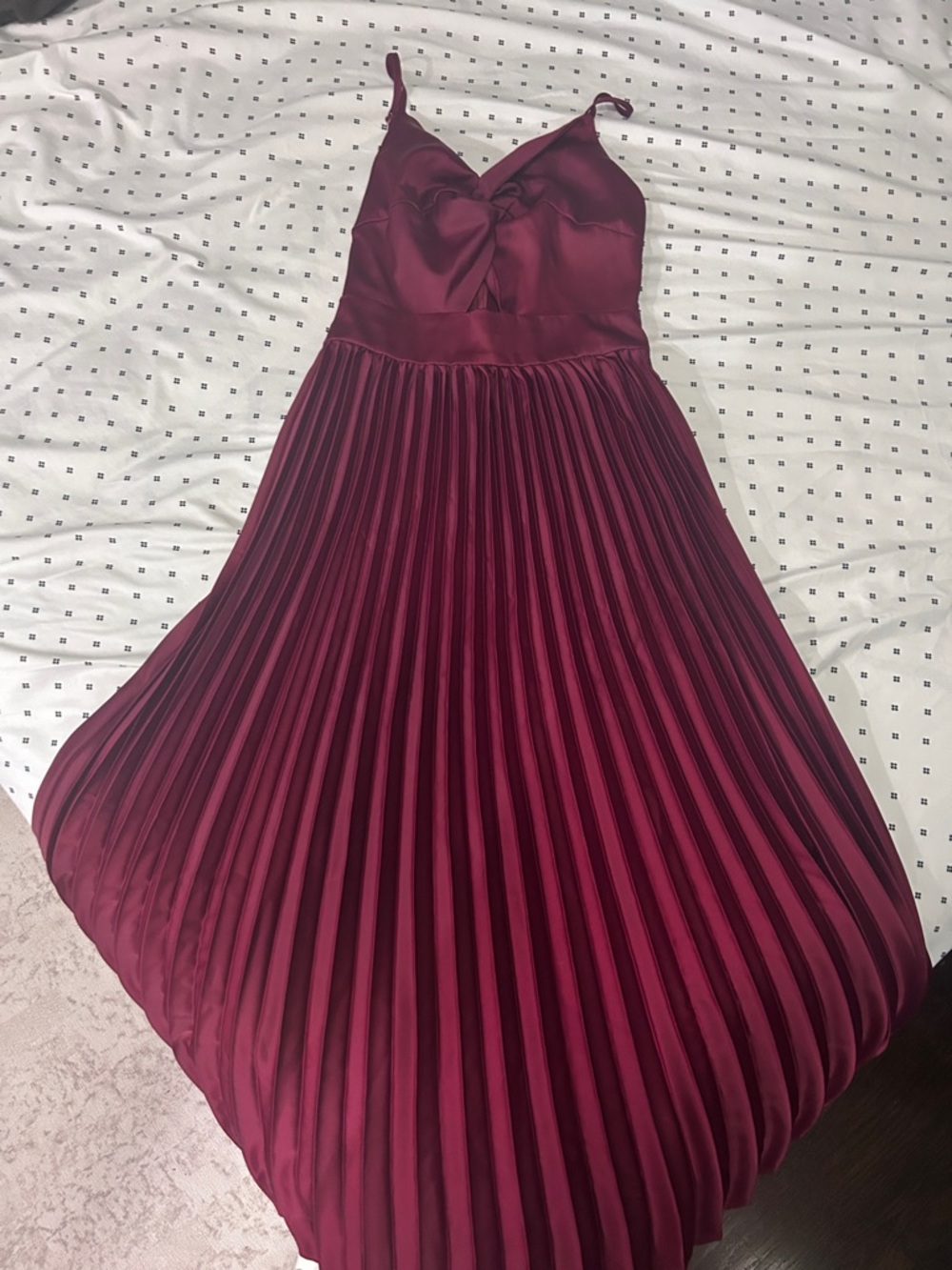 Cupshe Burgundy Pleated Midi Dress